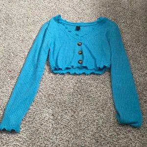 Long sleeves crop top